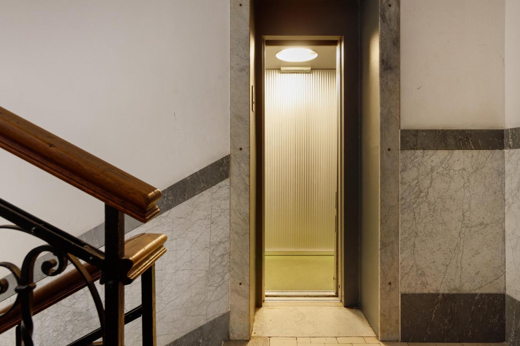 - Elegant Triest